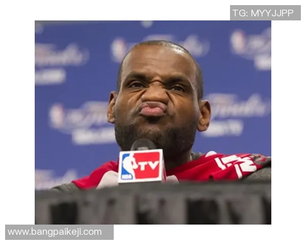 足球明星搞笑瞬间大集合让你捧腹大笑的精彩照片分享